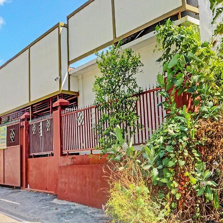 Oyo 91416 Puri 88 Homestay Купанг Экстерьер фото