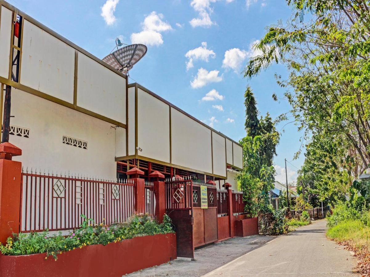 Oyo 91416 Puri 88 Homestay Купанг Экстерьер фото