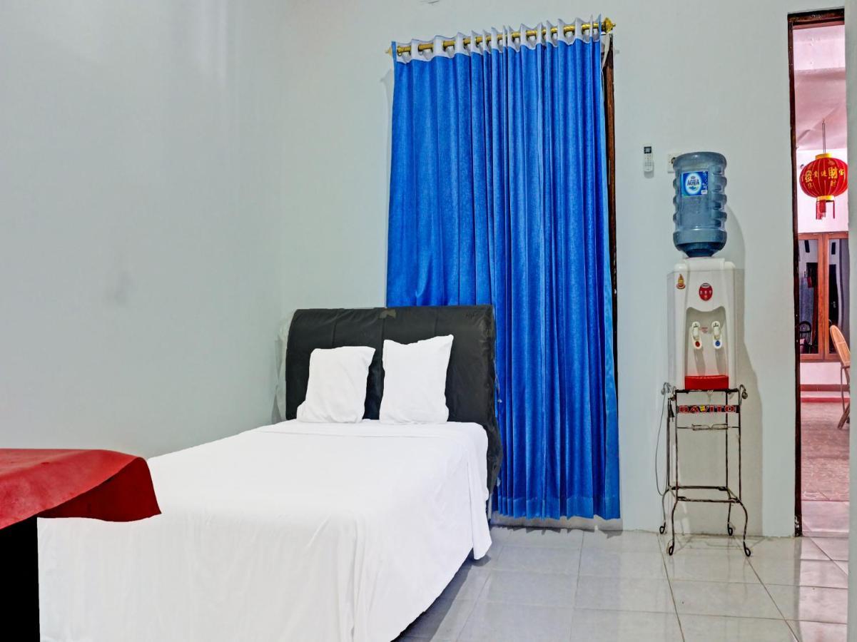 Oyo 91416 Puri 88 Homestay Купанг Экстерьер фото