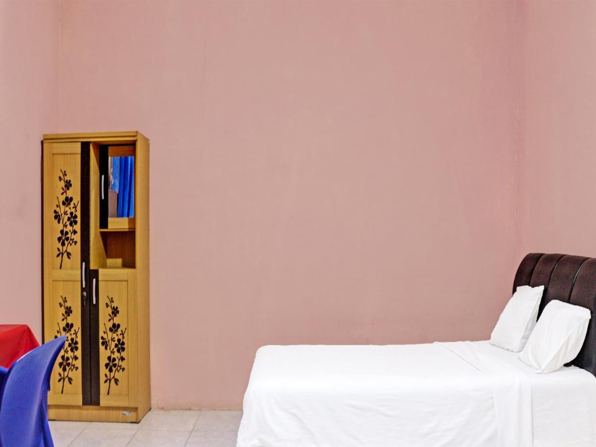 Oyo 91416 Puri 88 Homestay Купанг Экстерьер фото
