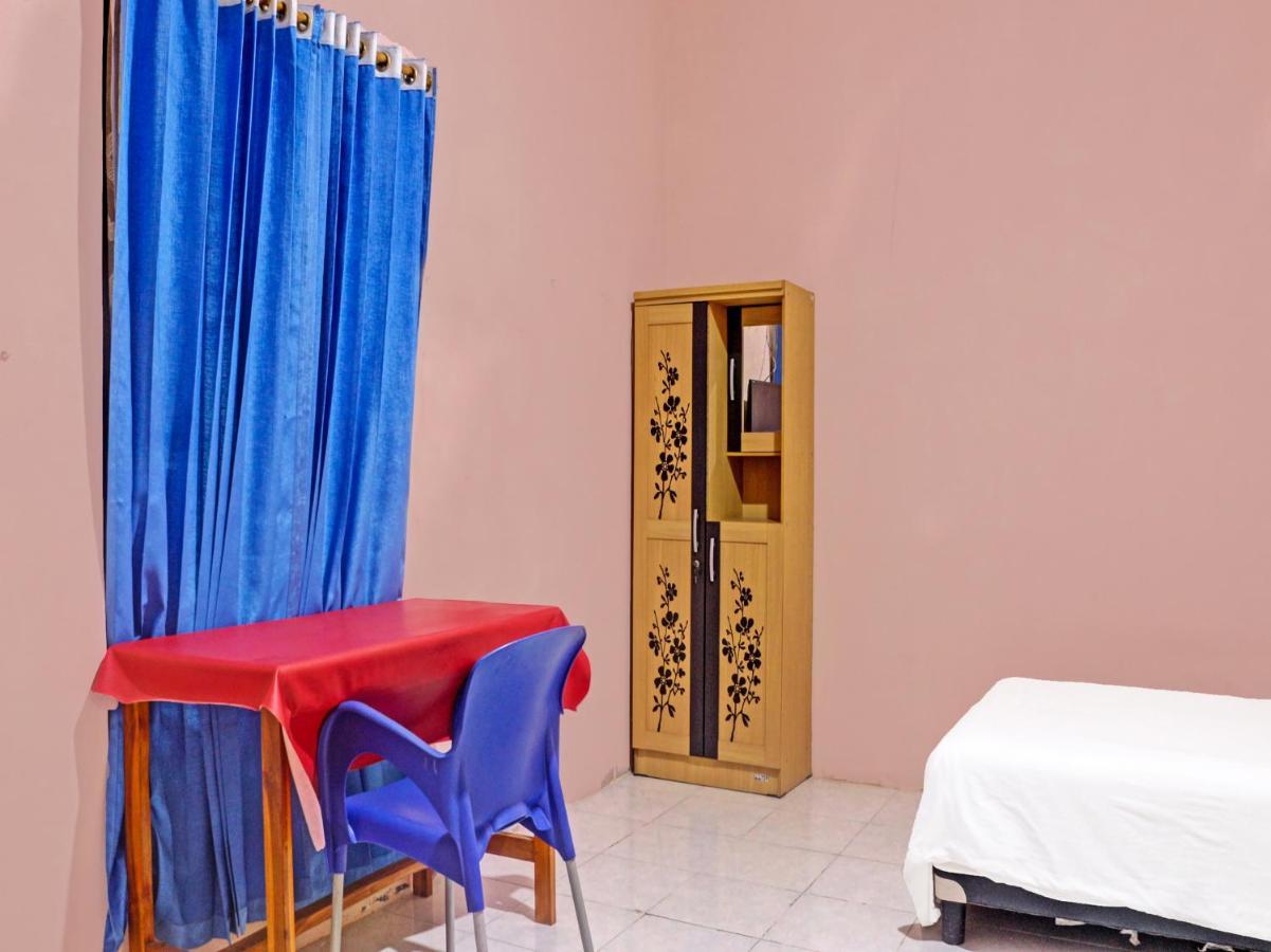 Oyo 91416 Puri 88 Homestay Купанг Экстерьер фото
