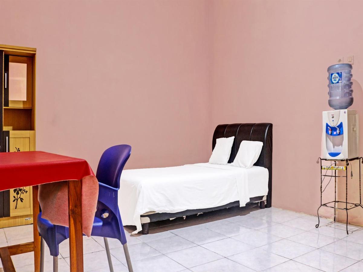 Oyo 91416 Puri 88 Homestay Купанг Экстерьер фото